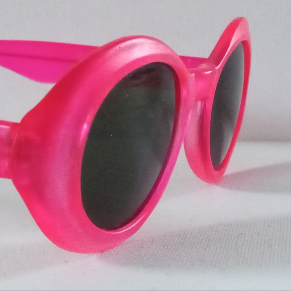 Vintage Hot Pink Sunglasses NOS Barbie - Picture 2 of 5
